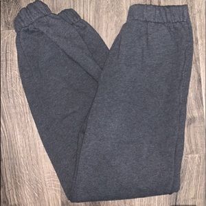 BRANDY MELVILLE SWEATS